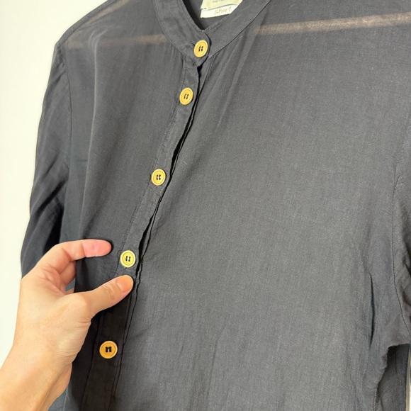Giada-Forte Shirt Made in Italy 100% Cotton Sheer Collarless Blouse Gold Buttons - Picture 4 of 9